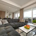 Penthouse Z Basenem I Widokiem Na Morze Apartment Trogir
