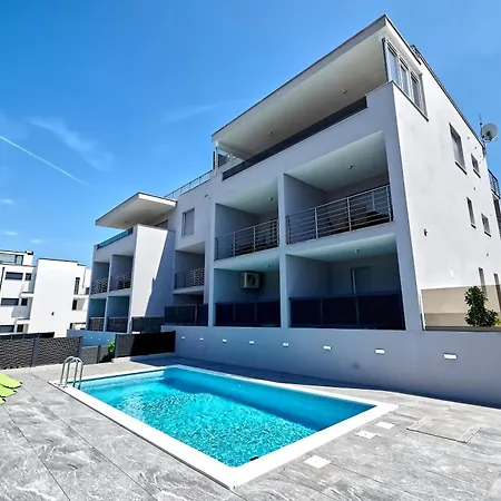 Penthouse Z Basenem I Widokiem Na Morze Apartment *