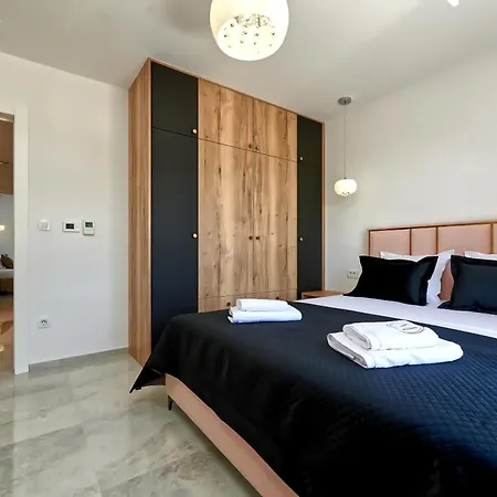 Penthouse Z Basenem I Widokiem Na Morze Lejlighed Trogir