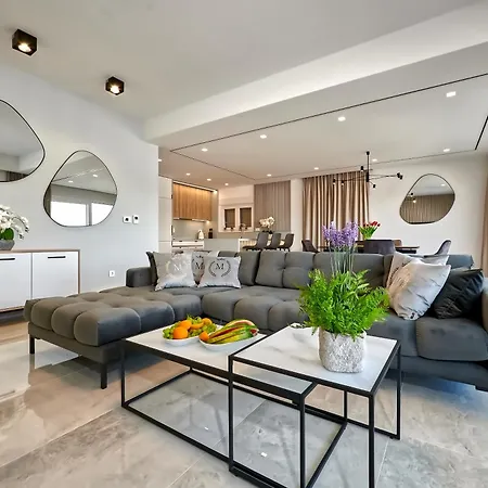 아파트 Penthouse Z Basenem I Widokiem Na Morze 트로기르