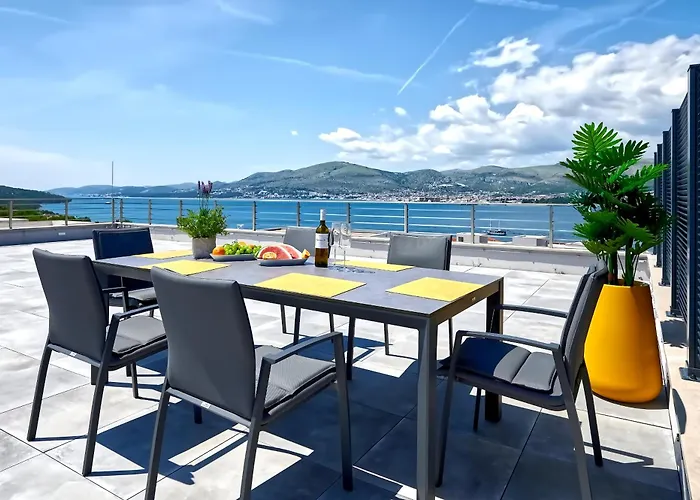 Penthouse Z Basenem I Widokiem Na Morze *