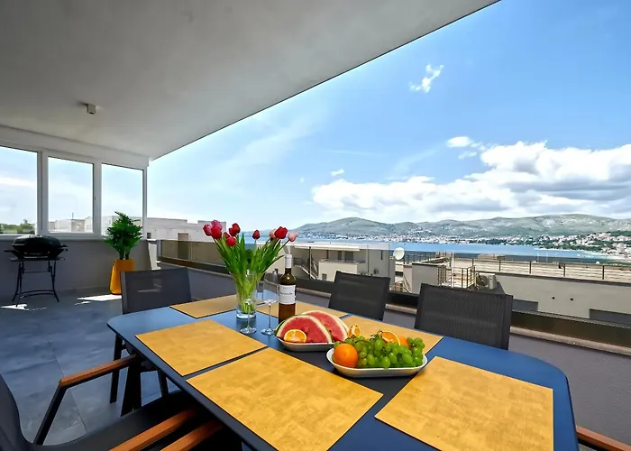 Penthouse Z Basenem I Widokiem Na Morze