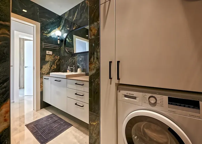 Penthouse Z Basenem I Widokiem Na Morze * 트로기르