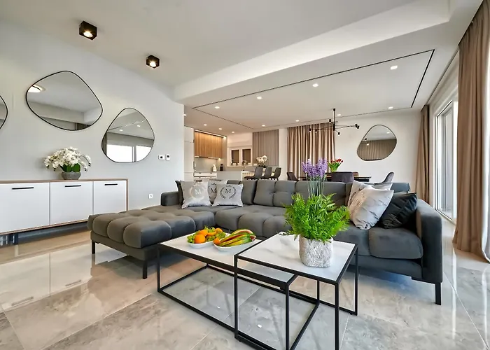 아파트 Penthouse Z Basenem I Widokiem Na Morze 트로기르