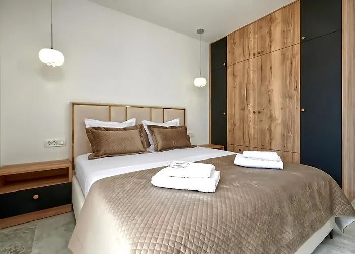 Penthouse Z Basenem I Widokiem Na Morze